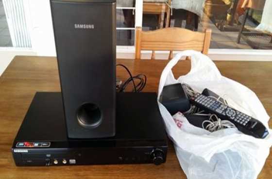 SAMSUNG HT-Z120 DVD home theatre system