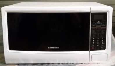 Samsung Microwave for sale - in excellent conditio