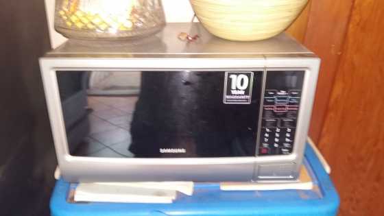 Samsung Microwave Oven 1000 watt