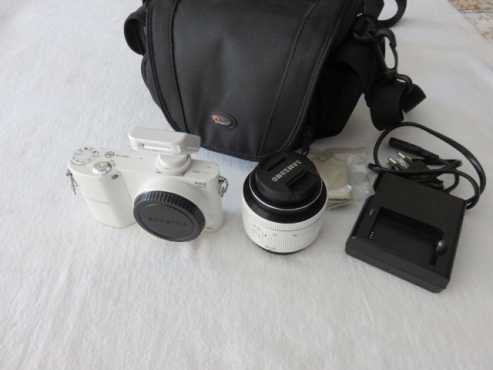 Samsung NX1000 20.3MP SMART Mirrorless DSLR