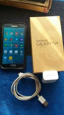 Samsung s5 32gb with box and charger