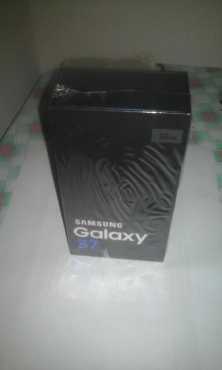 samsung S7 never used in box