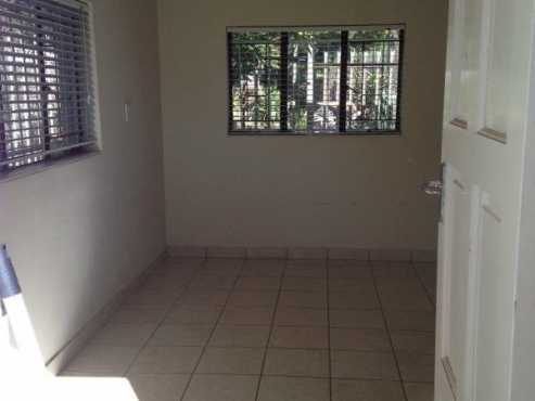 Sandton 1bed garden cottage to let for R4000 all inclusive