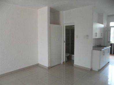 Sandton near Village Walk open plan bachelor flat