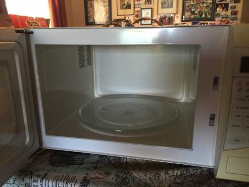 Sansui 28L microwave oven for sale