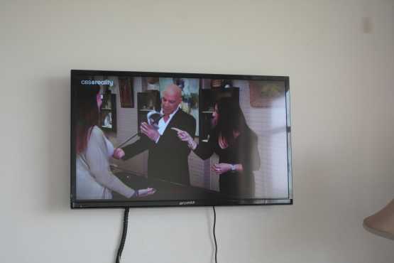 SANSUI TV 40 INCH - (930 x 545cm) FLAT SCREEN