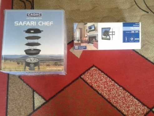 SANUS Wall Mount 26 - 47quot and CADAC Safari Chef