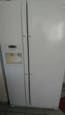 saumgsung side by side 700 liter fridge with ice maker