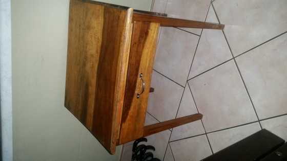 School dresser automan table stoller to sell