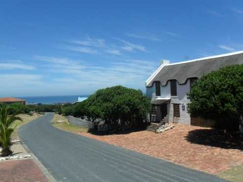 Sea view corner stand(KleinbaaiVan Dyksbaai) in upper class build-up area for sale