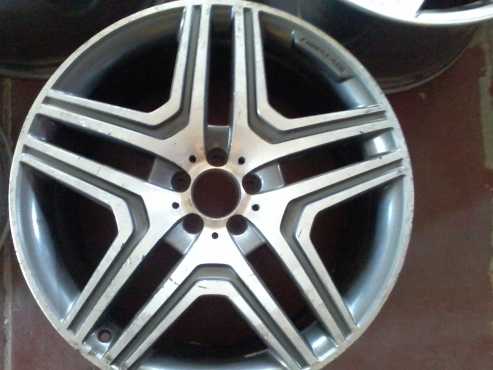 Second hand Mercedes benz mags 21 inch AMG Available now