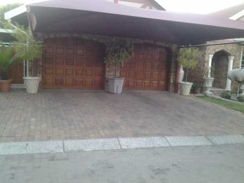 secure upmarket town house in alberton