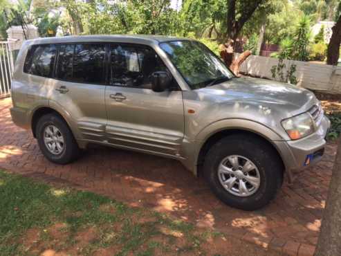 Sellin Pajero LWB. its a 2001 model, excellent condition.