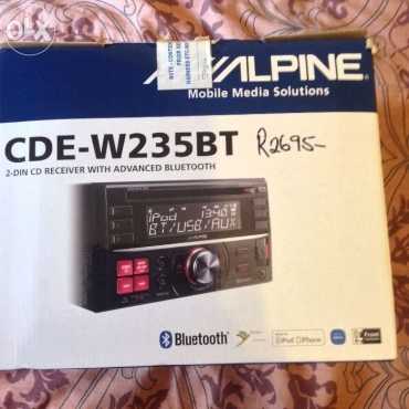 Selling an alpine CDE-W235BT never been used