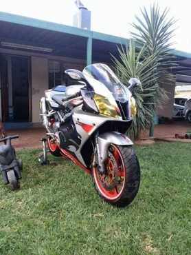 Selling my aprilia rsv 1000 R