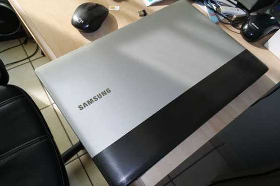 Selling my used Samsung RV511 Laptop