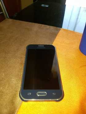 Selling Samsung J1 cellphone