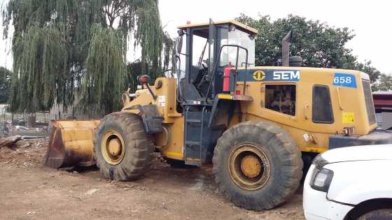 SEM Front End Loader for hire