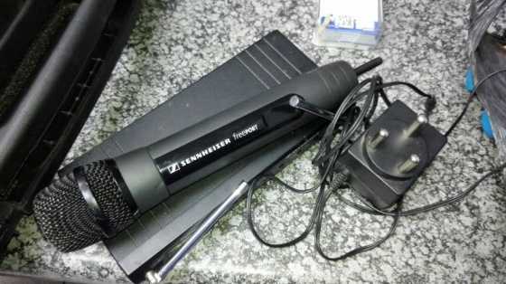 Sennheiser Freeport and Shure SM 58 cordless Mics