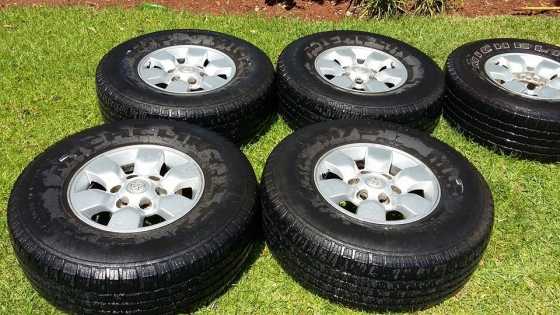 Set of 5 Toyota Mags with Michelin LTX tyres