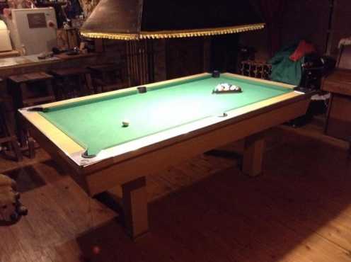 Shoot Saloon Pool table