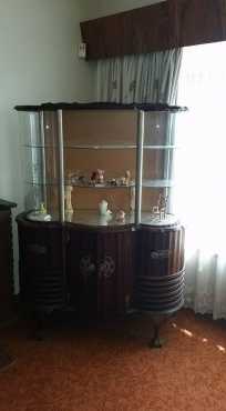 SHOW CASE CABINET