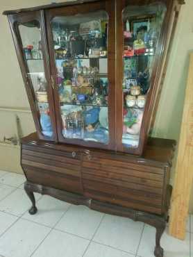 Showcase for sale in good condition