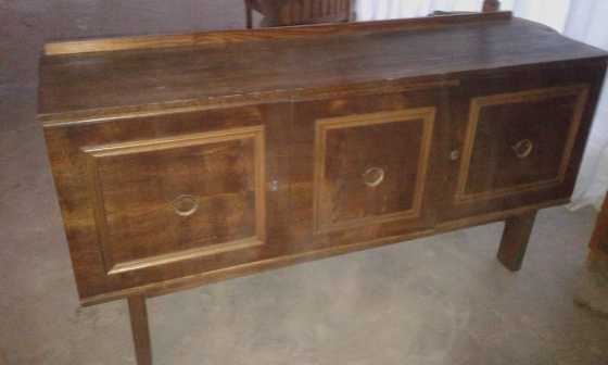 Side Board