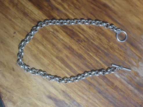 Silver chain . Contact Heinrich at Oldies Antiques and collectables on facebook 0721591843 .