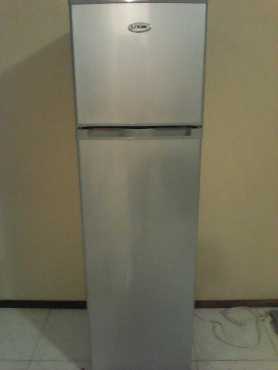 SILVER DOUBLE DOOR FRIDGEFREEZER FOR SALE