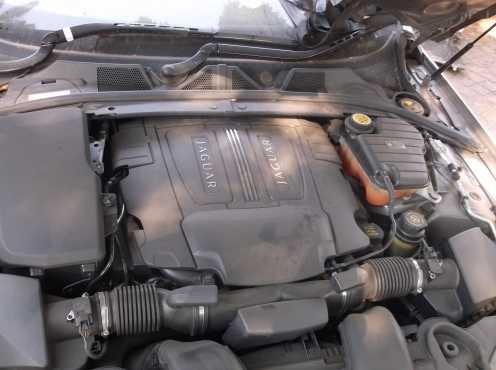 Silver Jaguar XF 5.0 V8 AT Engine and other parts for sale