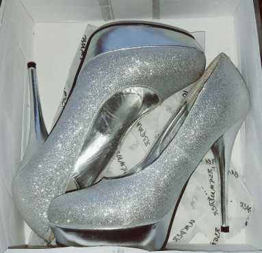 SILVER STILLETOS