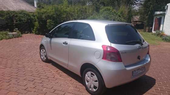 Silver Toyota Yaris 1.1 2007 Model