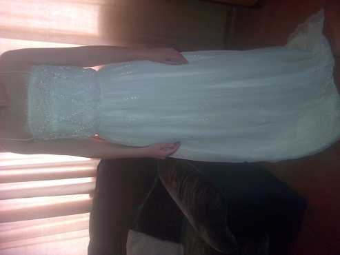 Simple but Elegant Wedding Dress for Sale