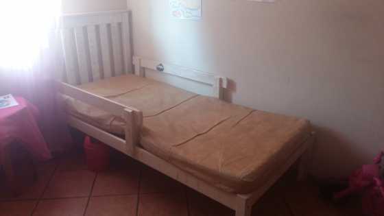 Singel Bed for sale