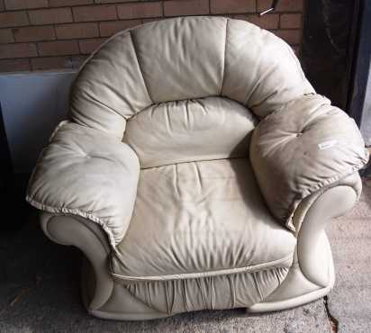 Single Couch S019240C Rosettenvillepawnshop