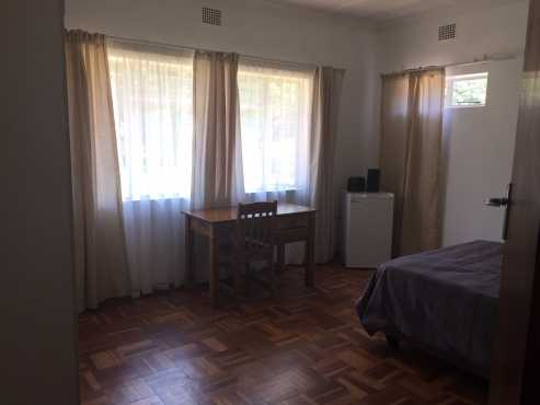 SINGLE ROOM FOR RENT IN HOUSE