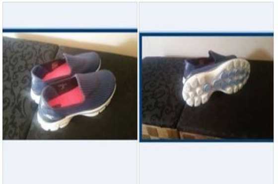 Sketchers Ladies Size 6 NEVER USED