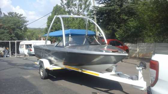 SKI centurion V8 wakeboardski boat REDUCED PRICE