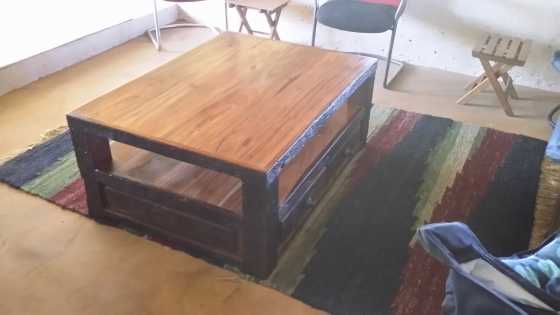 SLEEPER COFFEE TABLE