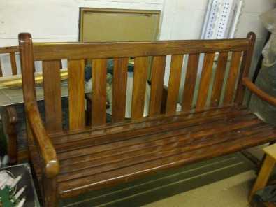 SLEEPER WOOD BENCH