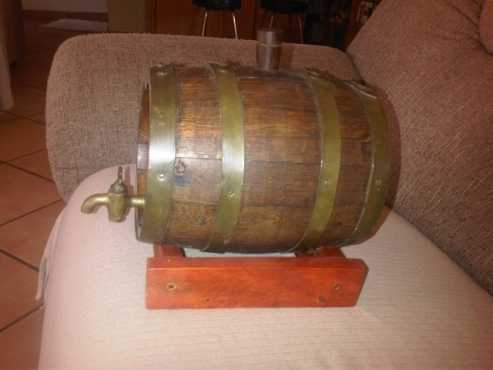 Small bar antique wooden Wine barrel