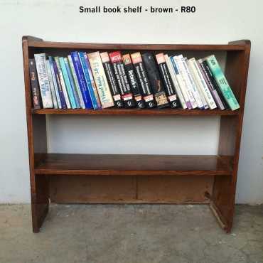 SMALL BOOKSHELF BROWN