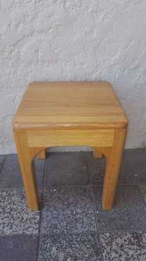 Small Oak End or Drinks Table