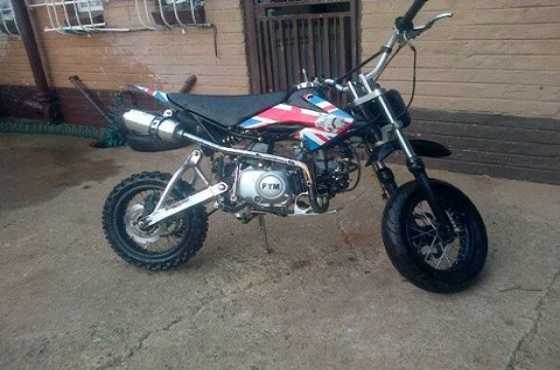 Small wheel pit bike, 125cc