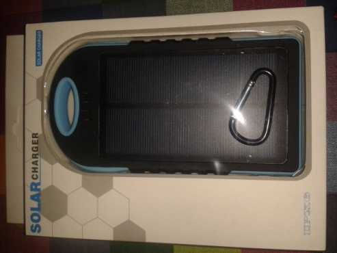 SOLAR MOBILE PHONE CHARGER  POWER BANK