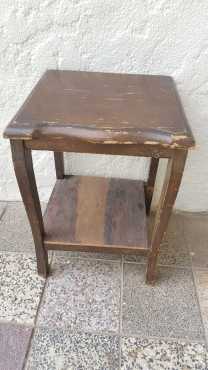 Solid Embuia End Table