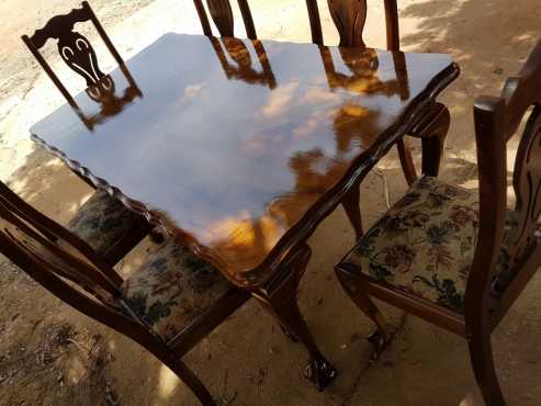 Solid Imbuia 6 seater diningroom set in very good condition