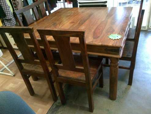 Solid Wood Dining room table and 6 matching chairs