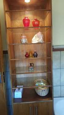 Solid wood maranti display cabinet with light in very good condition